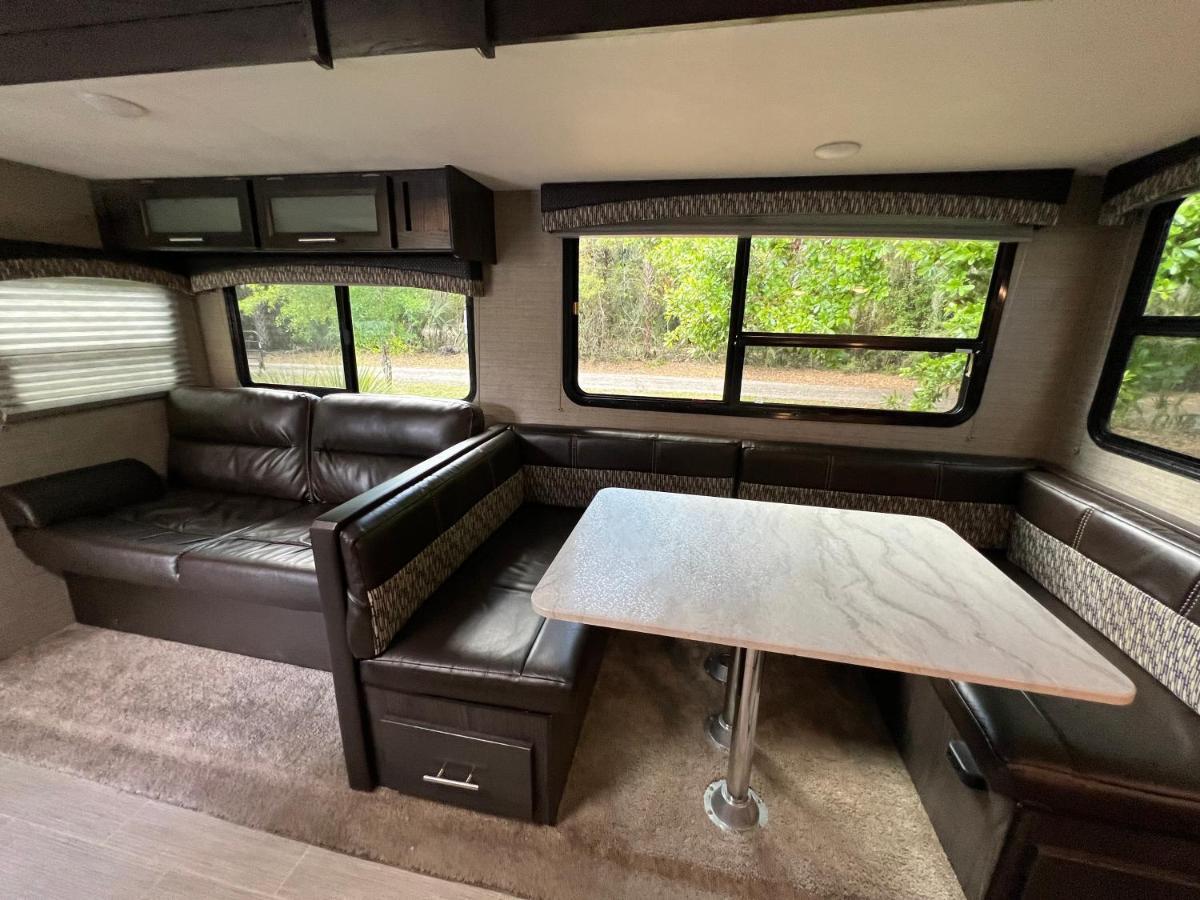 מלון טיטוסוויל Lake Front Rv Experience Close To Port Canaveral And Kennedy Space Center מראה חיצוני תמונה