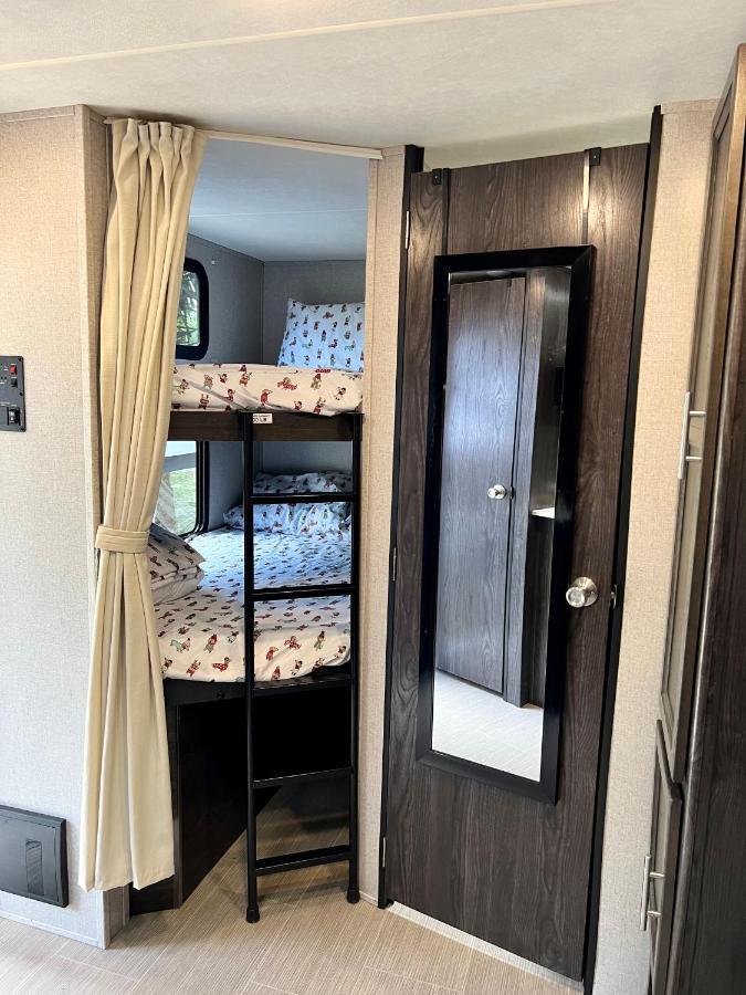 מלון טיטוסוויל Lake Front Rv Experience Close To Port Canaveral And Kennedy Space Center מראה חיצוני תמונה